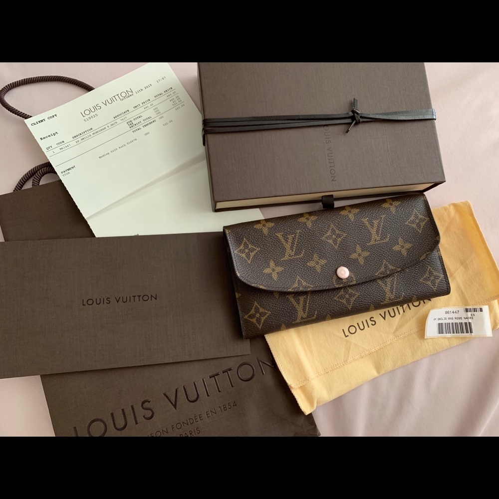 🚫SOLD🚫Louis Vuitton Emilie Wallet